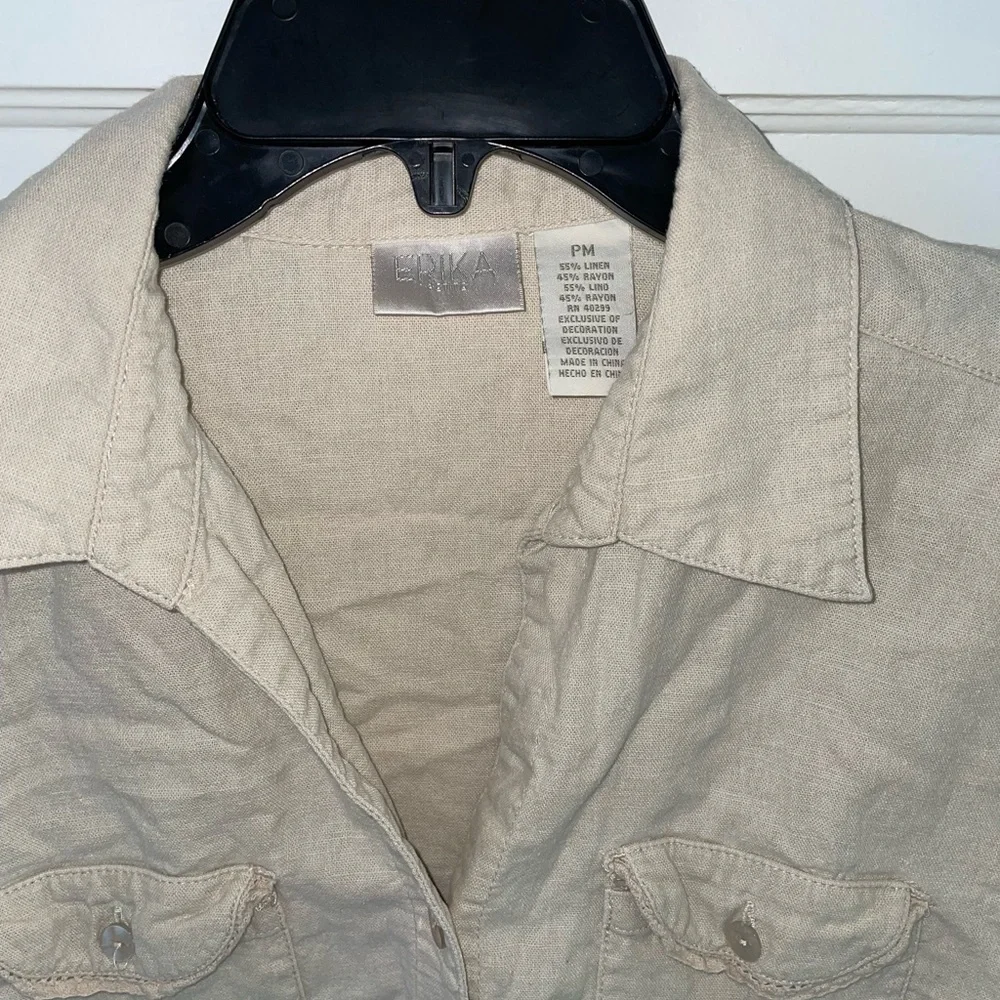 Button up top - Picture 3 of 4